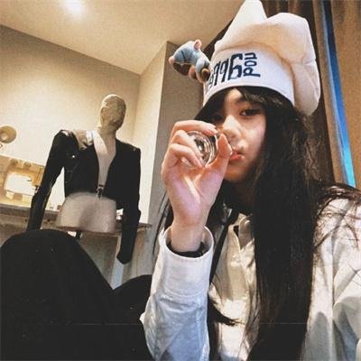 为王问鼎择日登基